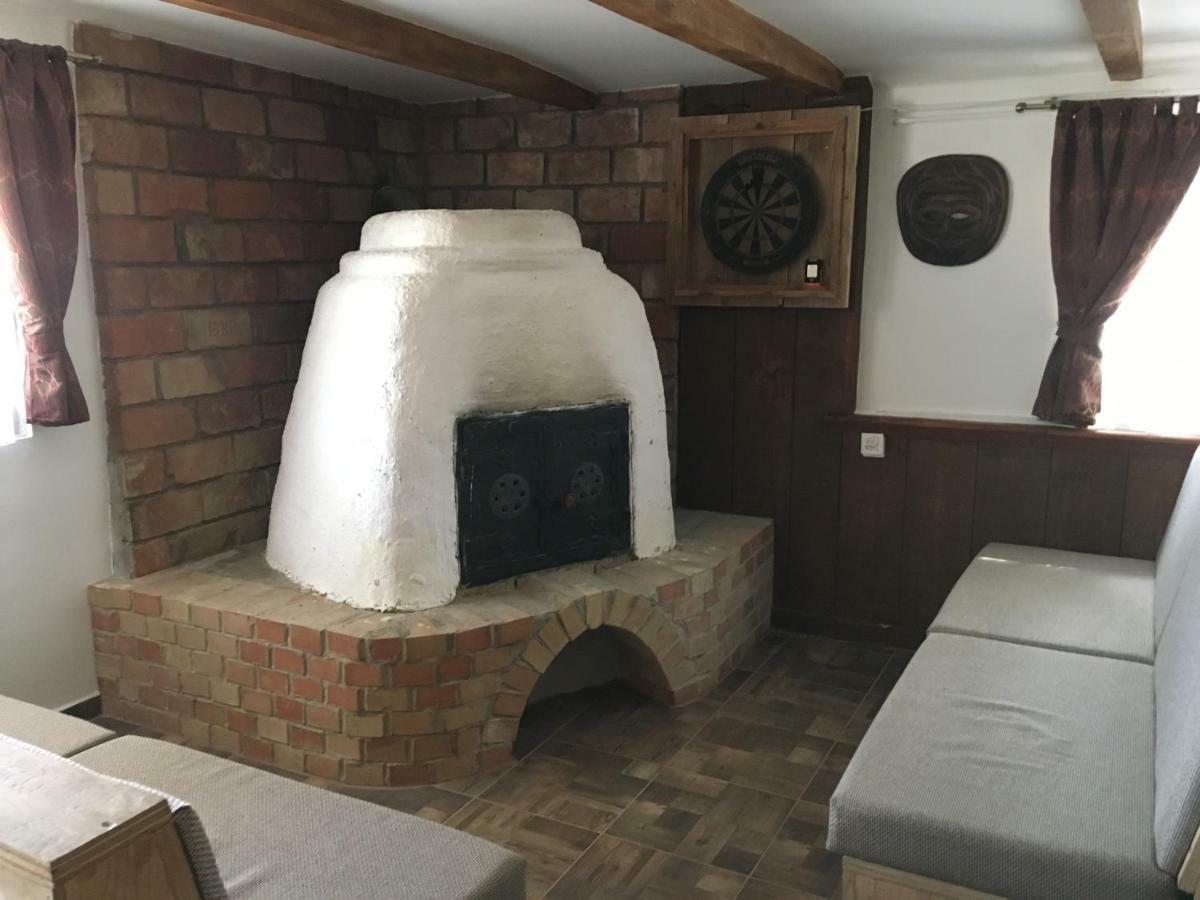 Balatonkenesei Nadfedeles Lovas Vendeghaz Villa ภายนอก รูปภาพ